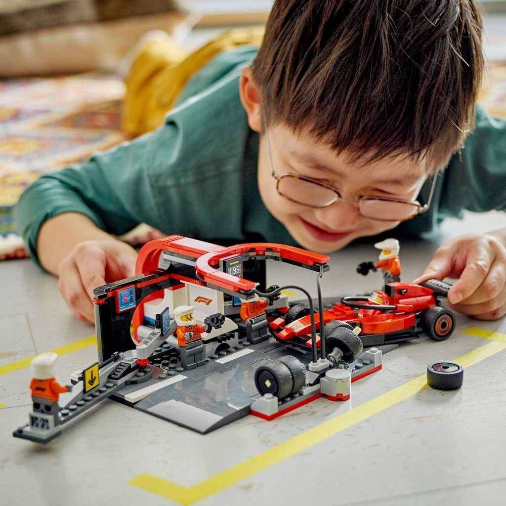 Lego City F1 Boxing and Boxing Crew with Ferrari Car-2